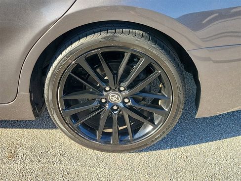 Used 2023 Toyota Camry XSE image 5