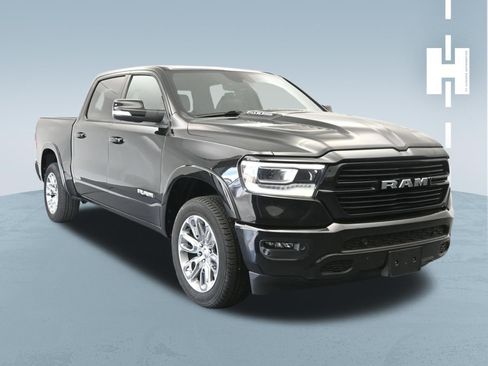 Used 2022 RAM 1500 Laramie AWD/4WD image 3