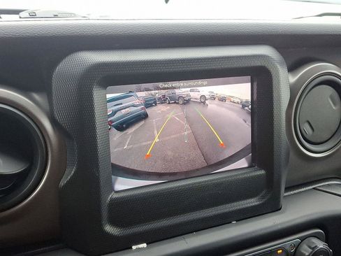 Used 2023 Jeep Wrangler Sport S image 18