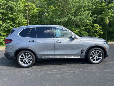 Used 2024 BMW X5 xDrive40i w/ Premium Package AWD/4WD image 6