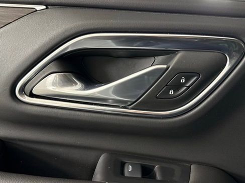 Used 2024 Chevrolet Suburban Z71 w/ Luxury Package image 24