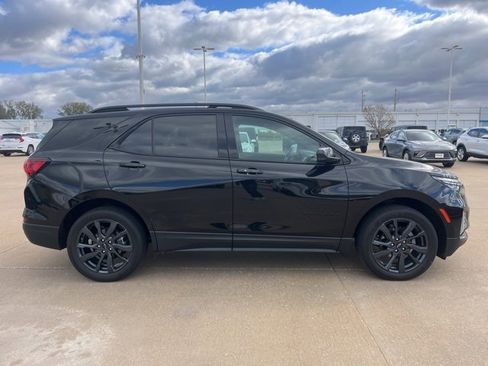 Used 2022 Chevrolet Equinox RS w/ LPO, Floor Liner Package image 3