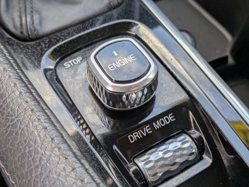 Used 2017 Volvo S90 T5 Momentum w/ Convenience Package image 28