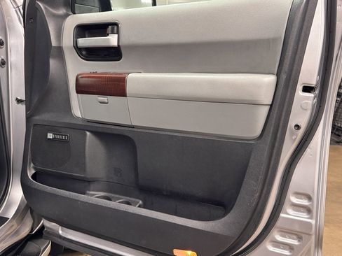 Used 2012 Toyota Sequoia Platinum image 24