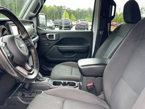 Used 2018 Jeep Wrangler Unlimited Sport S AWD/4WD image 13