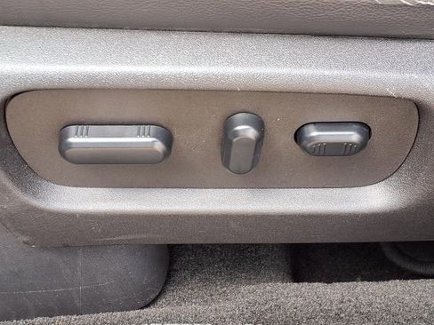 Used 2015 Ford Explorer XLT w/ Equipment Group 202B FWD image 25