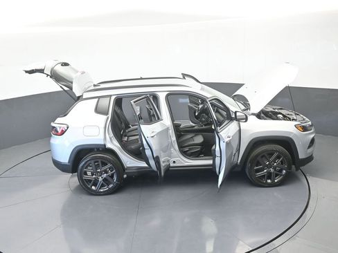 New 2026 Jeep Compass Latitude image 65