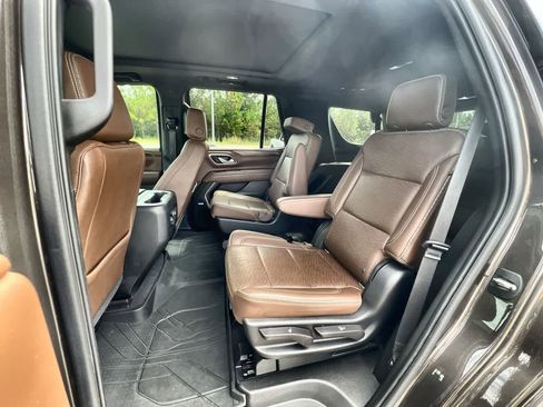 Used 2021 Chevrolet Tahoe High Country w/ Premium Package image 26