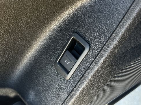 Used 2020 Audi Q3 2.0T Premium image 32