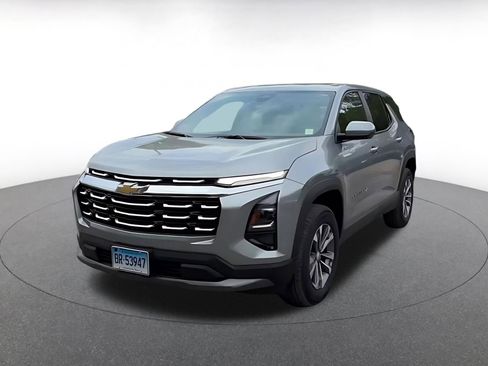 Used 2025 Chevrolet Equinox LT FWD image 7