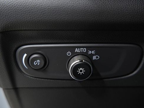 Used 2023 Buick Envision Avenir image 29