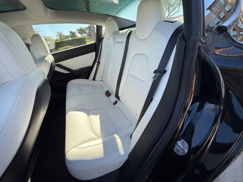 Used 2018 Tesla Model 3 Long Range image 11