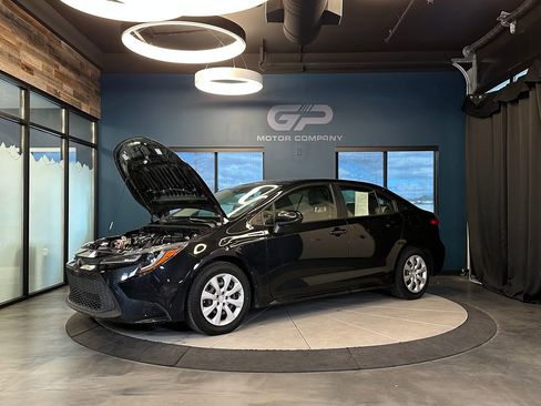 Used 2020 Toyota Corolla LE image 24