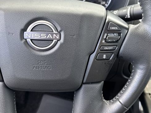 Used 2022 Nissan Frontier SV image 14
