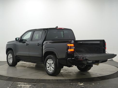 Used 2023 Nissan Frontier SV w/ SV Premium Package image 9