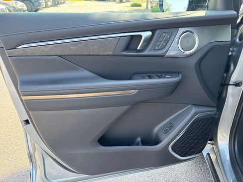 New 2026 Buick Enclave Avenir w/ Super Cruise Package FWD image 13