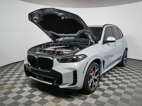 Used 2026 BMW X5 xDrive40i w/ M Sport Package AWD/4WD image 32