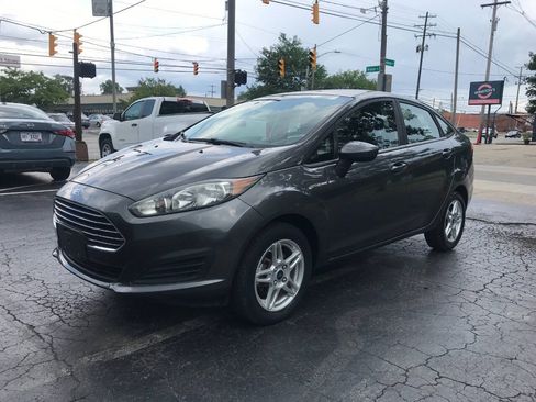 Used 2019 Ford Fiesta SE FWD image 4
