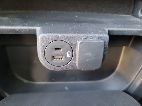 Used 2023 Ford F150 XLT image 12