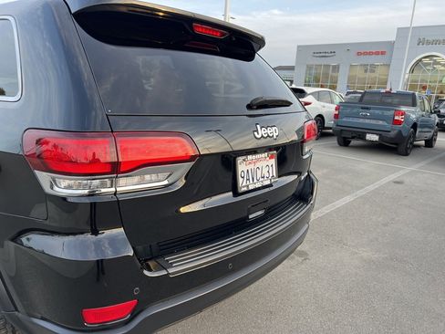 Used 2022 Jeep Grand Cherokee Laredo E image 13