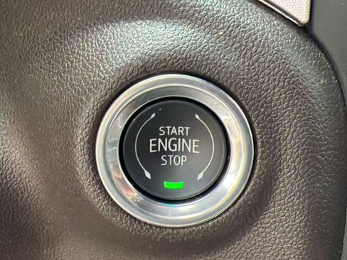 Used 2021 GMC Sierra 1500 SLT AWD/4WD image 17