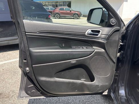 Used 2021 Jeep Grand Cherokee Limited w/ Luxury Group II image 12