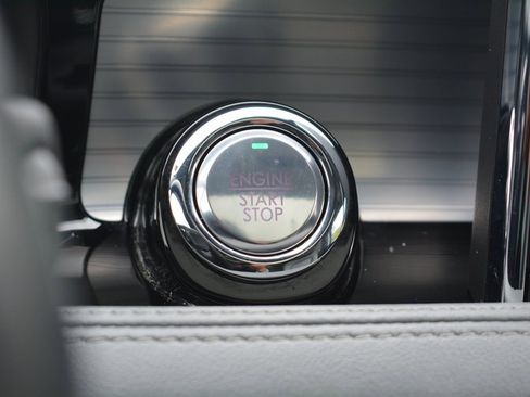 Used 2022 Lincoln Corsair Reserve w/ Equipment Group 201A image 16