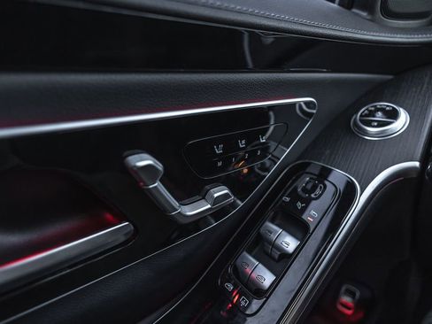 Used 2022 Mercedes-Benz S 500 4MATIC w/ AMG Line Package image 18