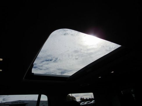 Used 2021 GMC Acadia Denali w/ Denali Technology Package image 28