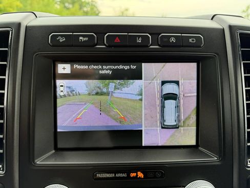 Used 2018 Ford Expedition Limited w/ Equipment Group 302A AWD/4WD image 17