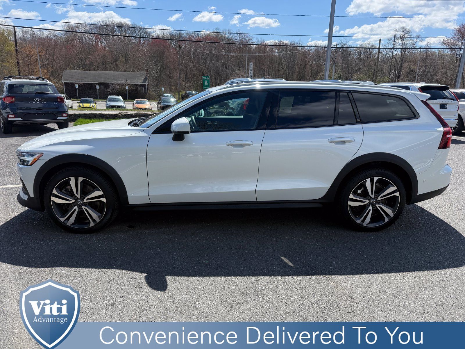Certified 2025 Volvo V60 B5 Cross Country Plus AWD/4WD image 5