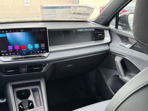 New 2026 Volkswagen Tiguan SE R-Line image 28