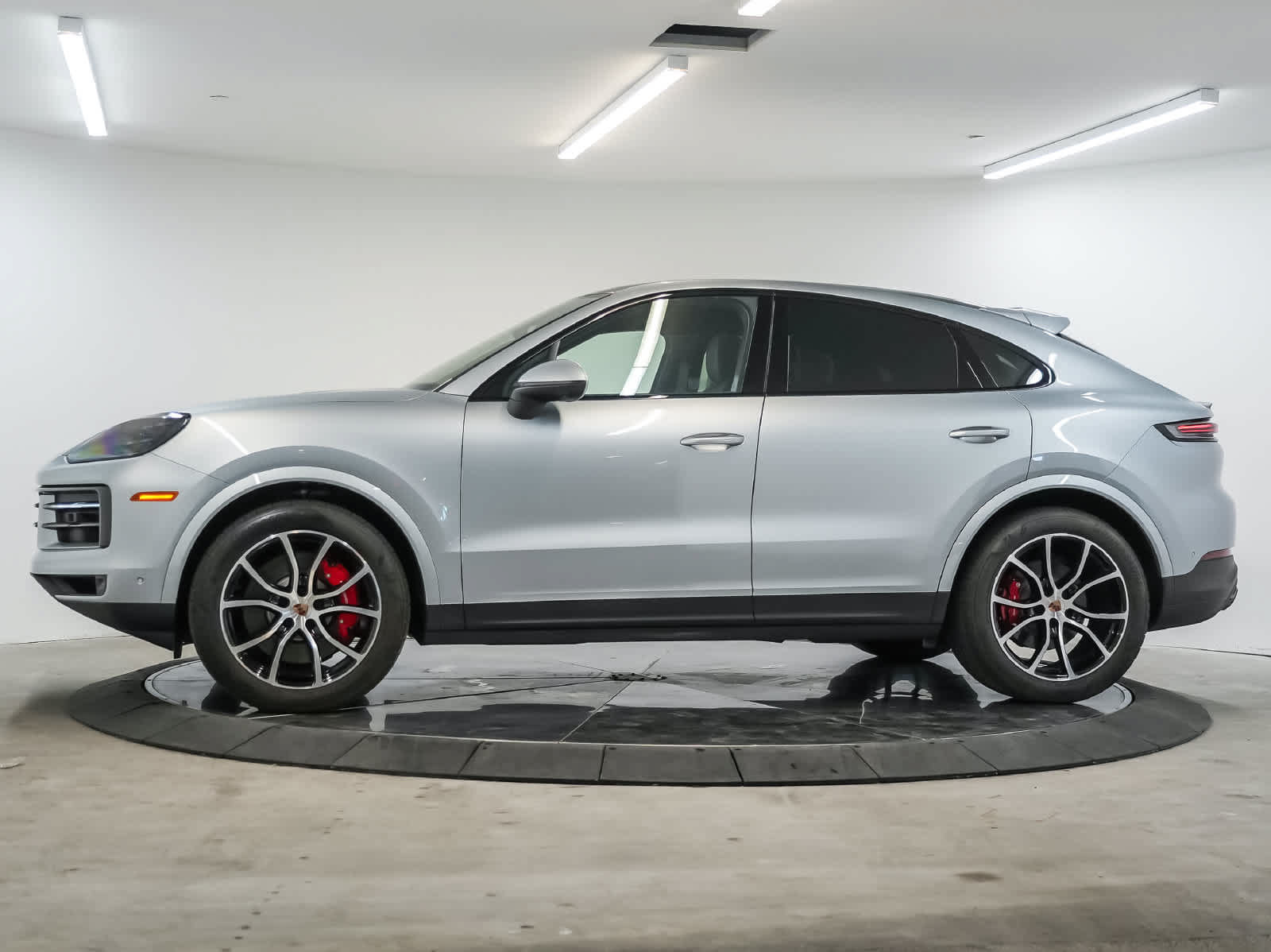 Certified 2026 Porsche Cayenne S AWD/4WD image 2