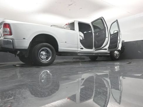 Used 2024 RAM 3500 Big Horn AWD/4WD image 60