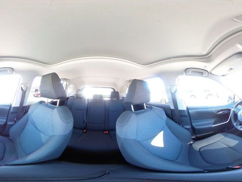 Used 2025 Toyota RAV4 XLE image 44