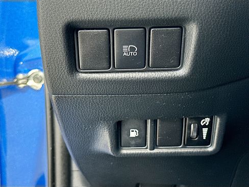 Used 2020 Toyota C-HR XLE FWD image 10