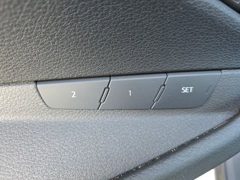 Used 2024 Audi Q8 e-tron Premium Plus image 21