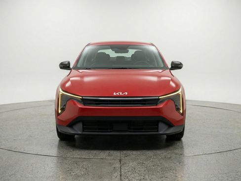 Used 2025 Kia K4 FWD image 2