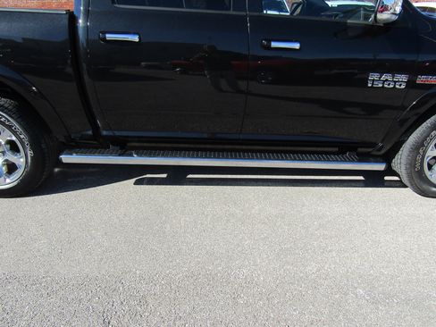Used 2017 RAM 1500 Laramie image 13