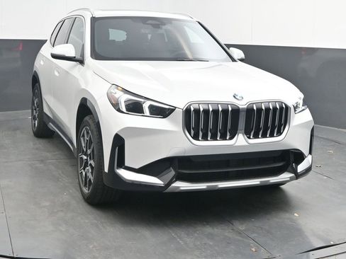 New 2026 BMW X1 xDrive28i w/ Convenience Package image 2