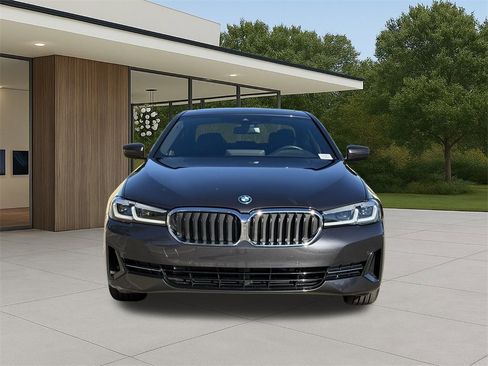 Certified 2023 BMW 530e w/ Convenience Package image 3
