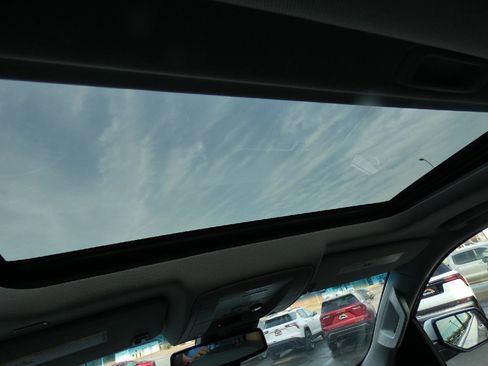 Used 2019 Chevrolet Tahoe LT image 15