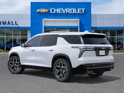 New 2026 Chevrolet Traverse High Country image 3
