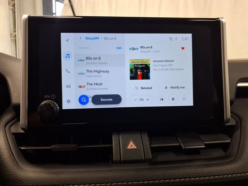 Used 2025 Toyota RAV4 XLE image 12