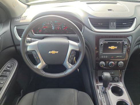 Used 2017 Chevrolet Traverse LT FWD image 17