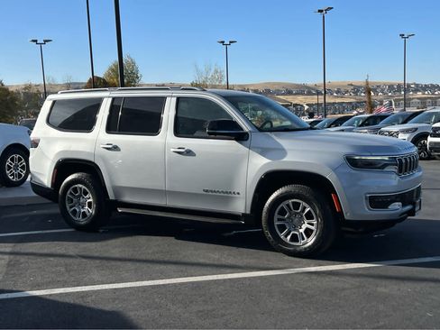 Used 2023 Jeep Wagoneer 4WD w/ Convenience Group I image 5