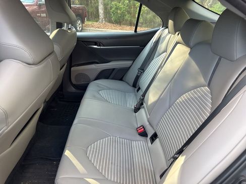 Used 2023 Toyota Camry SE image 10