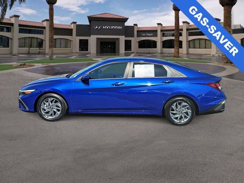 Used 2024 Hyundai Elantra SEL FWD image 5