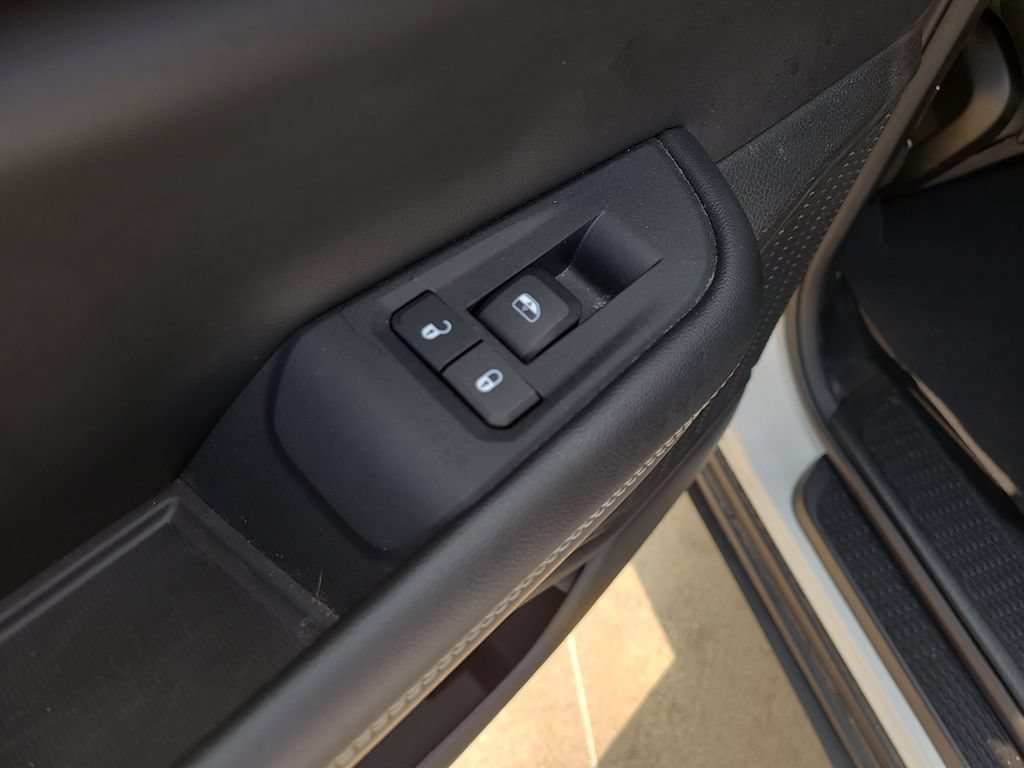 Used 2024 Jeep Grand Cherokee L Laredo w/ Luxury Tech Group I AWD/4WD image 14