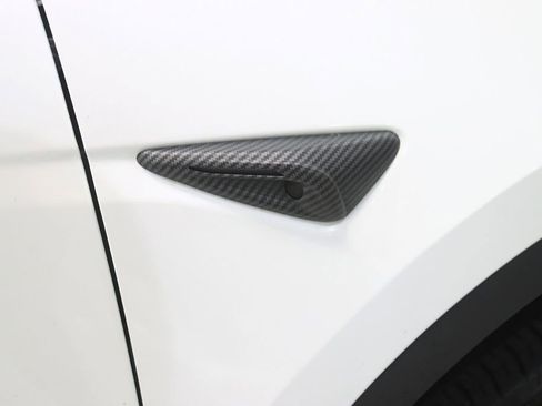 Used 2023 Tesla Model Y Long Range image 13